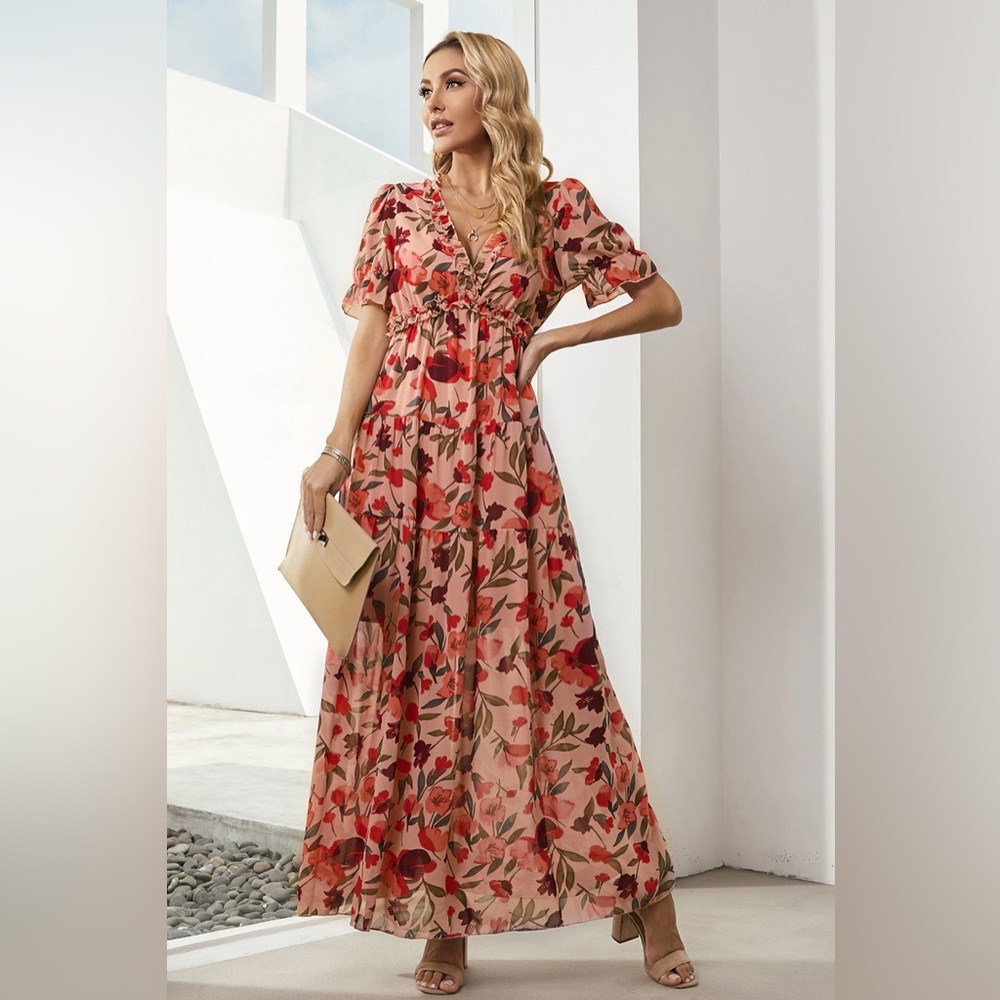 Floral Print Maxi Dress in black - Picture 7 of 10